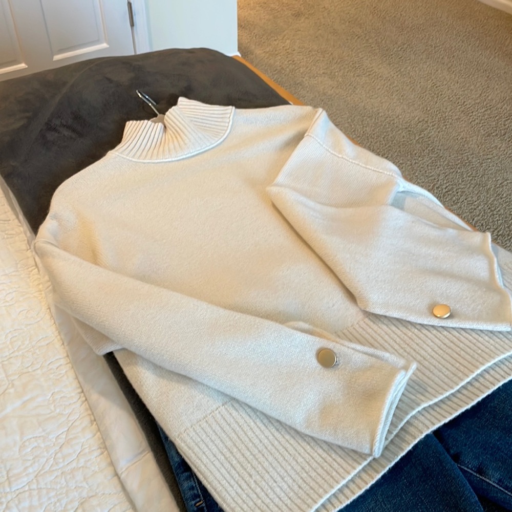 Autumn Cashmere, size medium, excellent condition, bell sleeves gold buttons